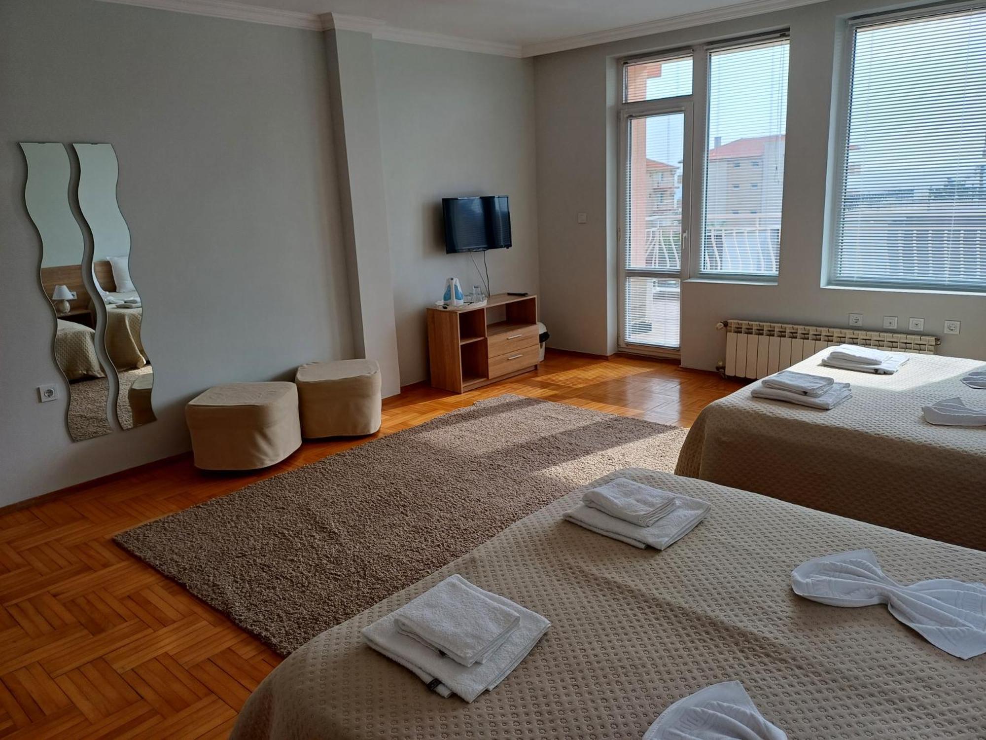 Guest Rooms Deva Burgas by Eksteriør bilde